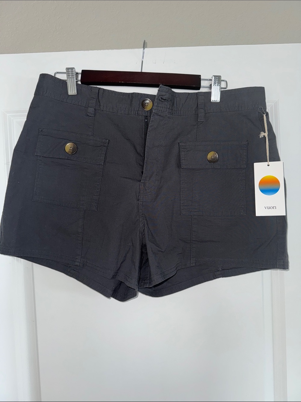 Vuori Women's Charcoal Utility Cargo Shorts